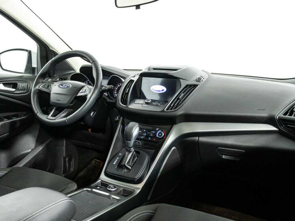Купить Ford Kuga с пробегом. Фото: #8