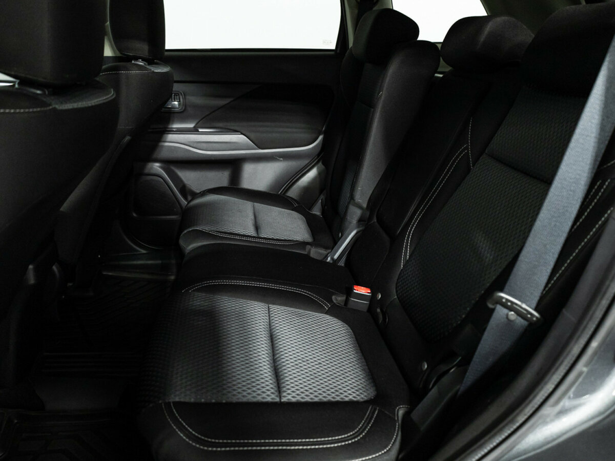 Купить Mitsubishi Outlander с пробегом. Фото: #8