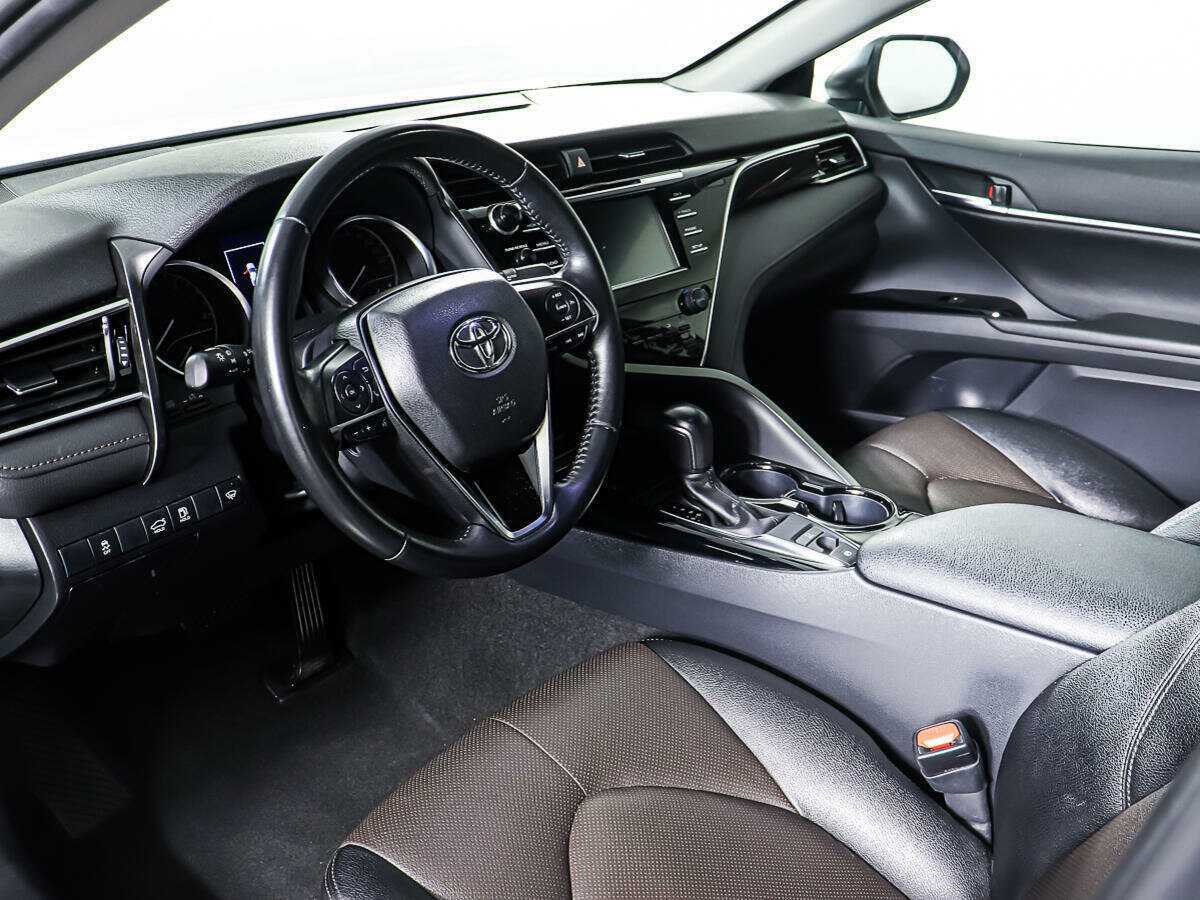 Купить Toyota Camry с пробегом. Фото: #12