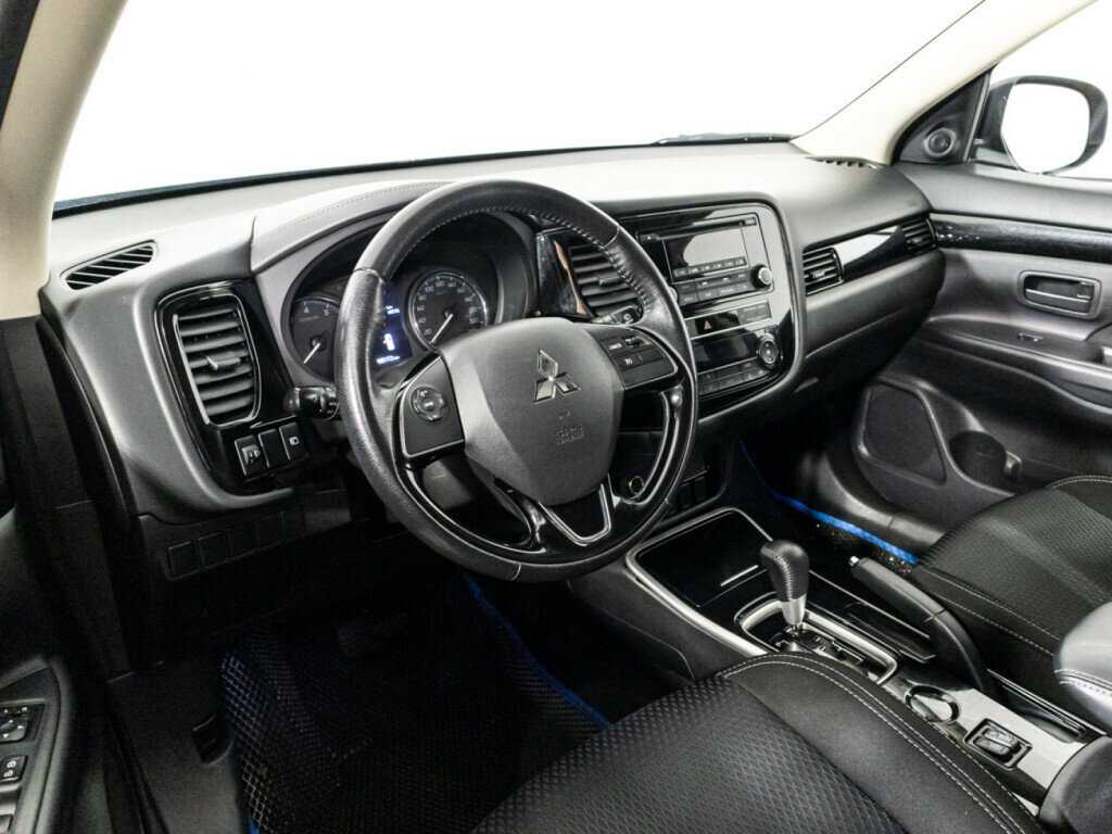 Купить Mitsubishi Outlander с пробегом. Фото: #10