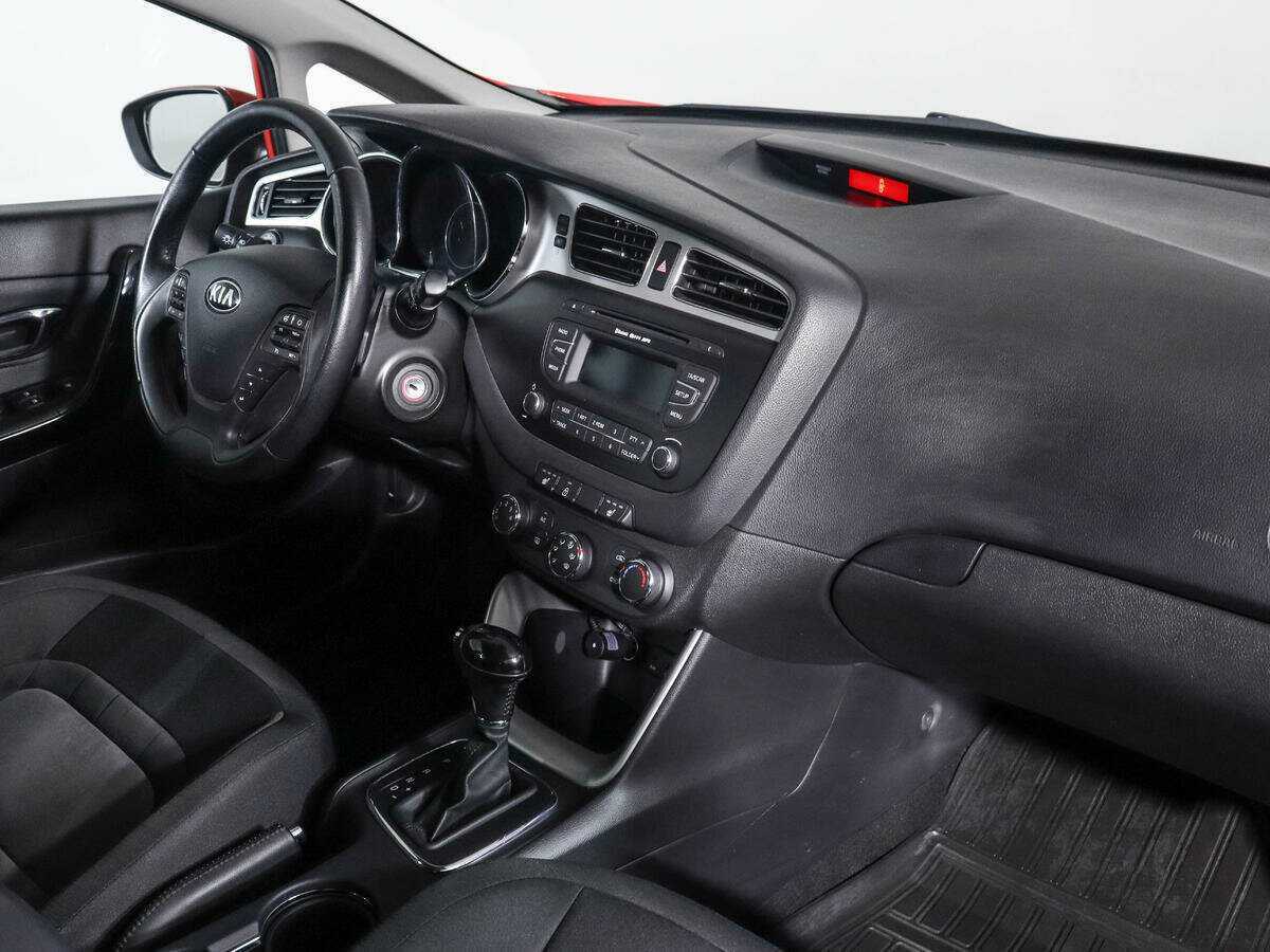 Купить Kia Ceed с пробегом. Фото: #7