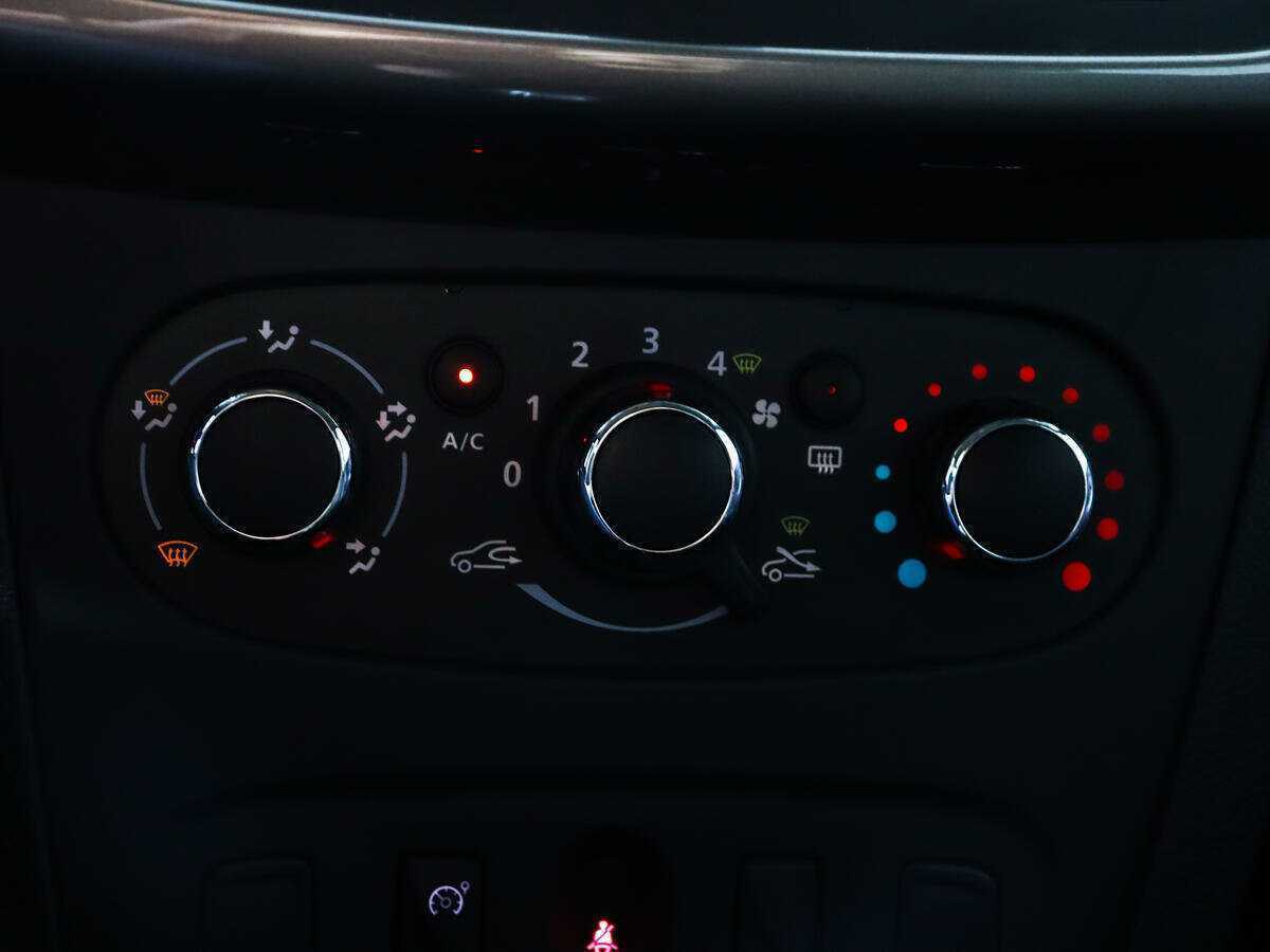 Купить Renault Logan с пробегом. Фото: #14