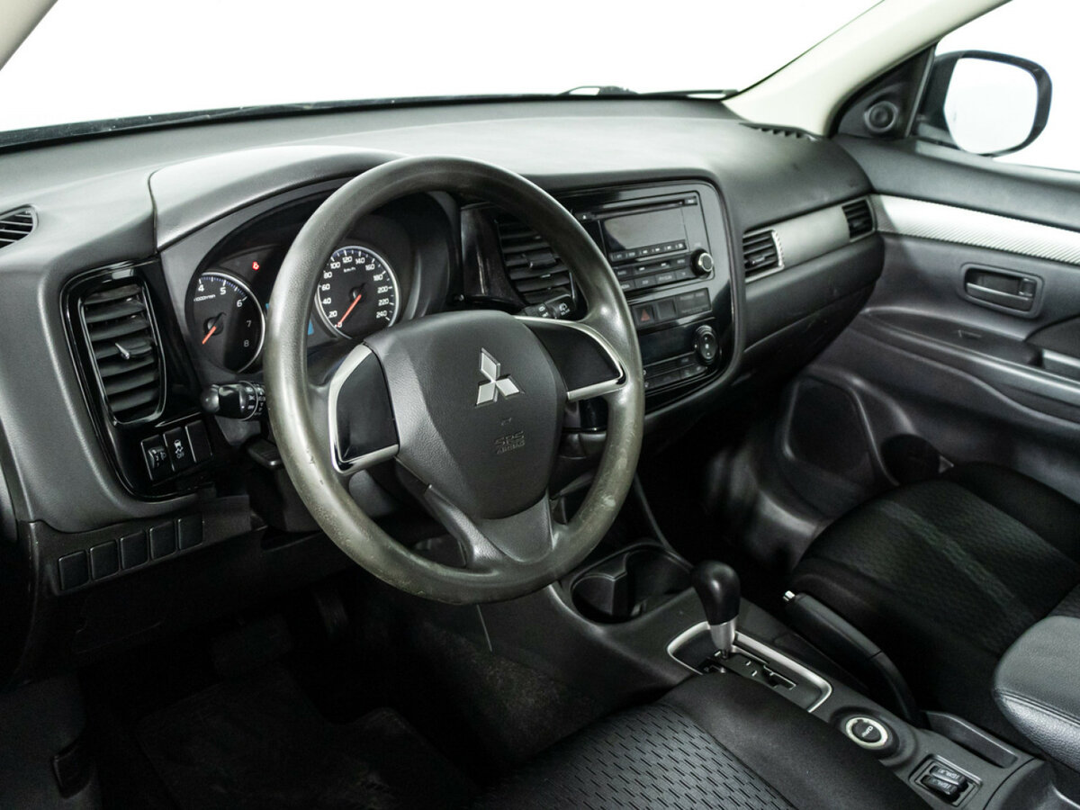 Купить Mitsubishi Outlander с пробегом. Фото: #10