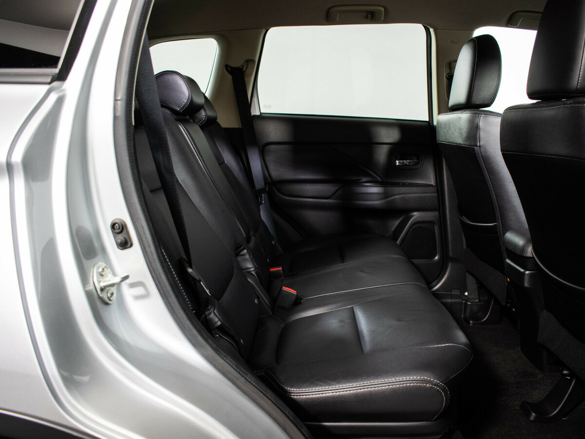 Купить Mitsubishi Outlander с пробегом. Фото: #8