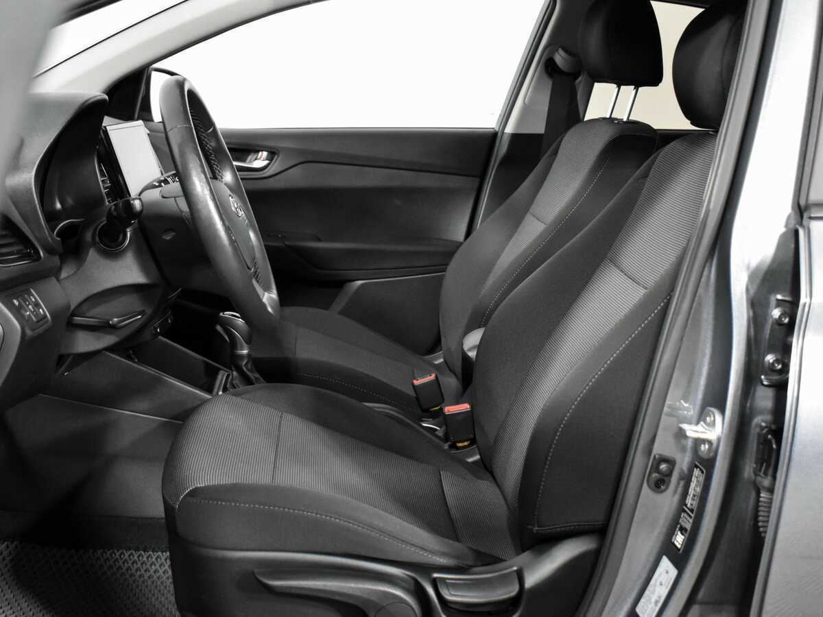 Купить Hyundai Solaris с пробегом. Фото: #10