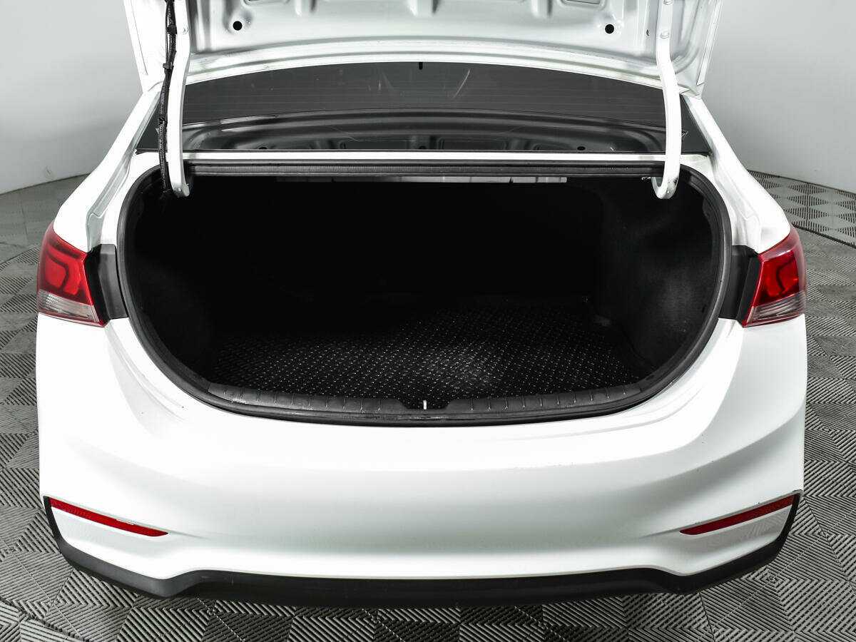 Купить Hyundai Solaris с пробегом. Фото: #12