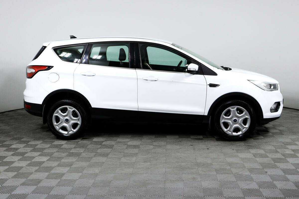 Купить Ford Kuga с пробегом. Фото: #3