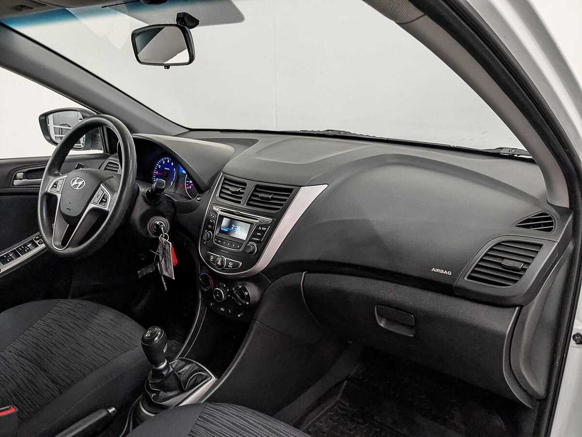 Купить Hyundai Solaris с пробегом. Фото: #10