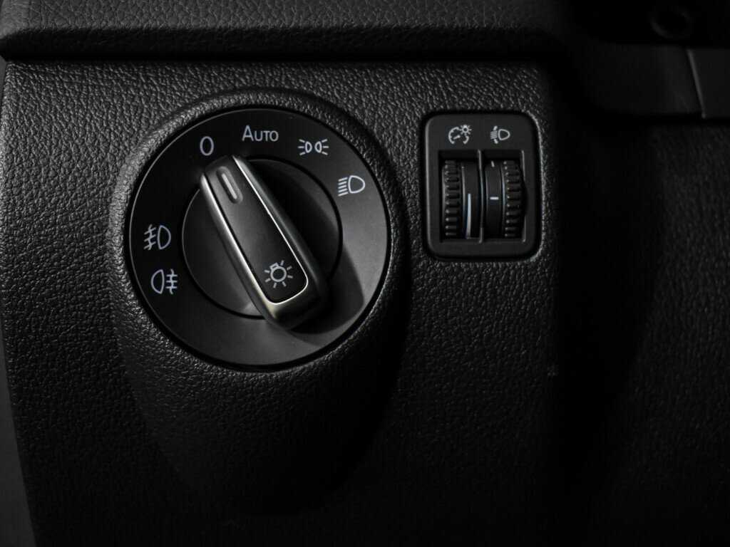 Купить Volkswagen Tiguan с пробегом. Фото: #9