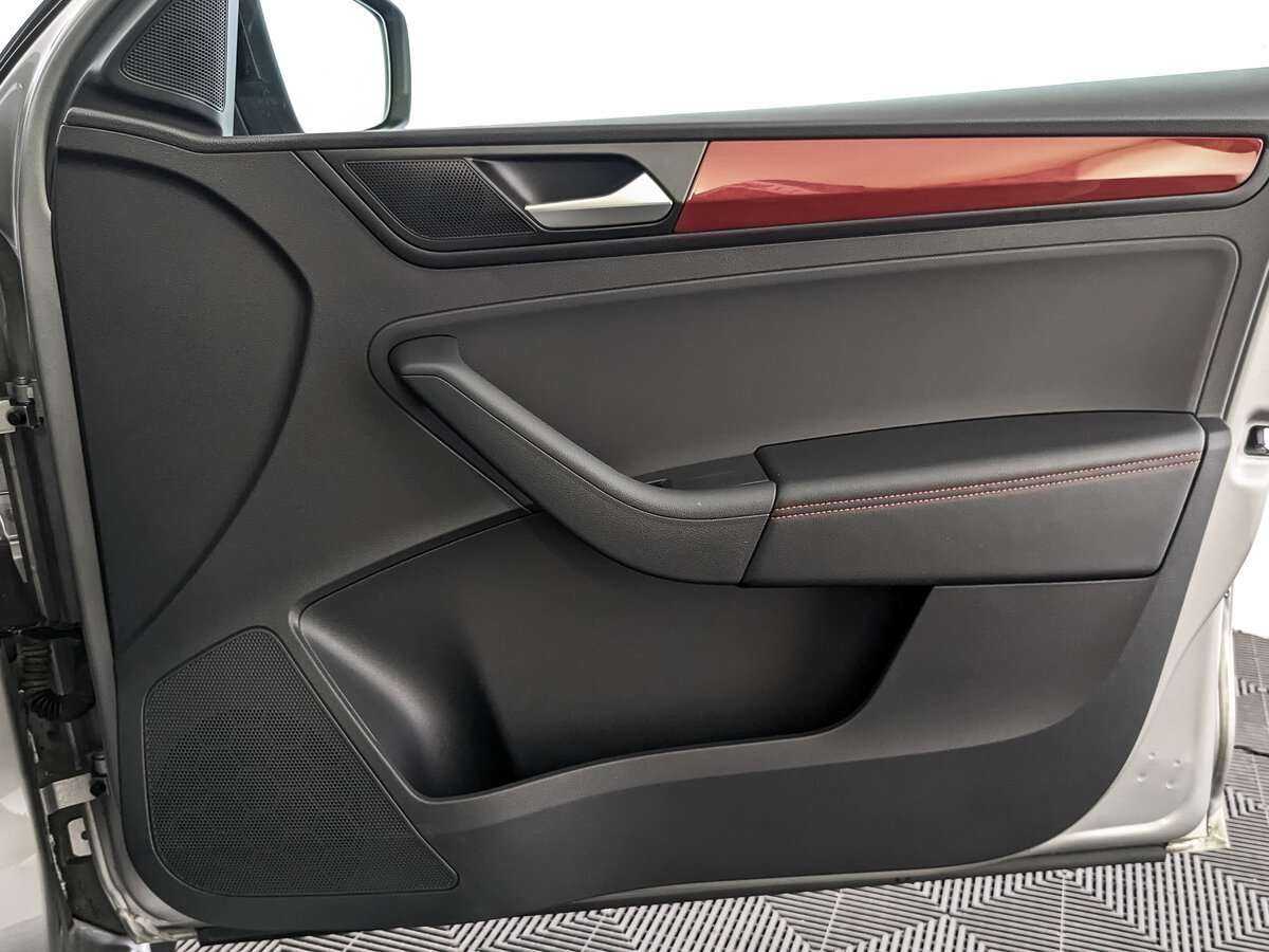 Купить Volkswagen Polo с пробегом. Фото: #20