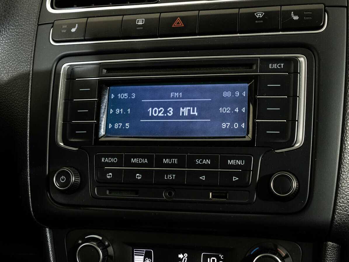 Купить Volkswagen Polo с пробегом. Фото: #11