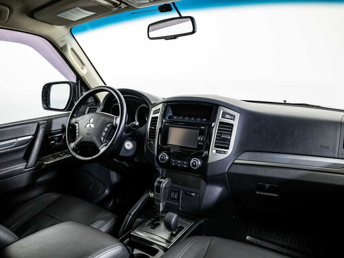 Купить Mitsubishi Pajero с пробегом. Фото: #6