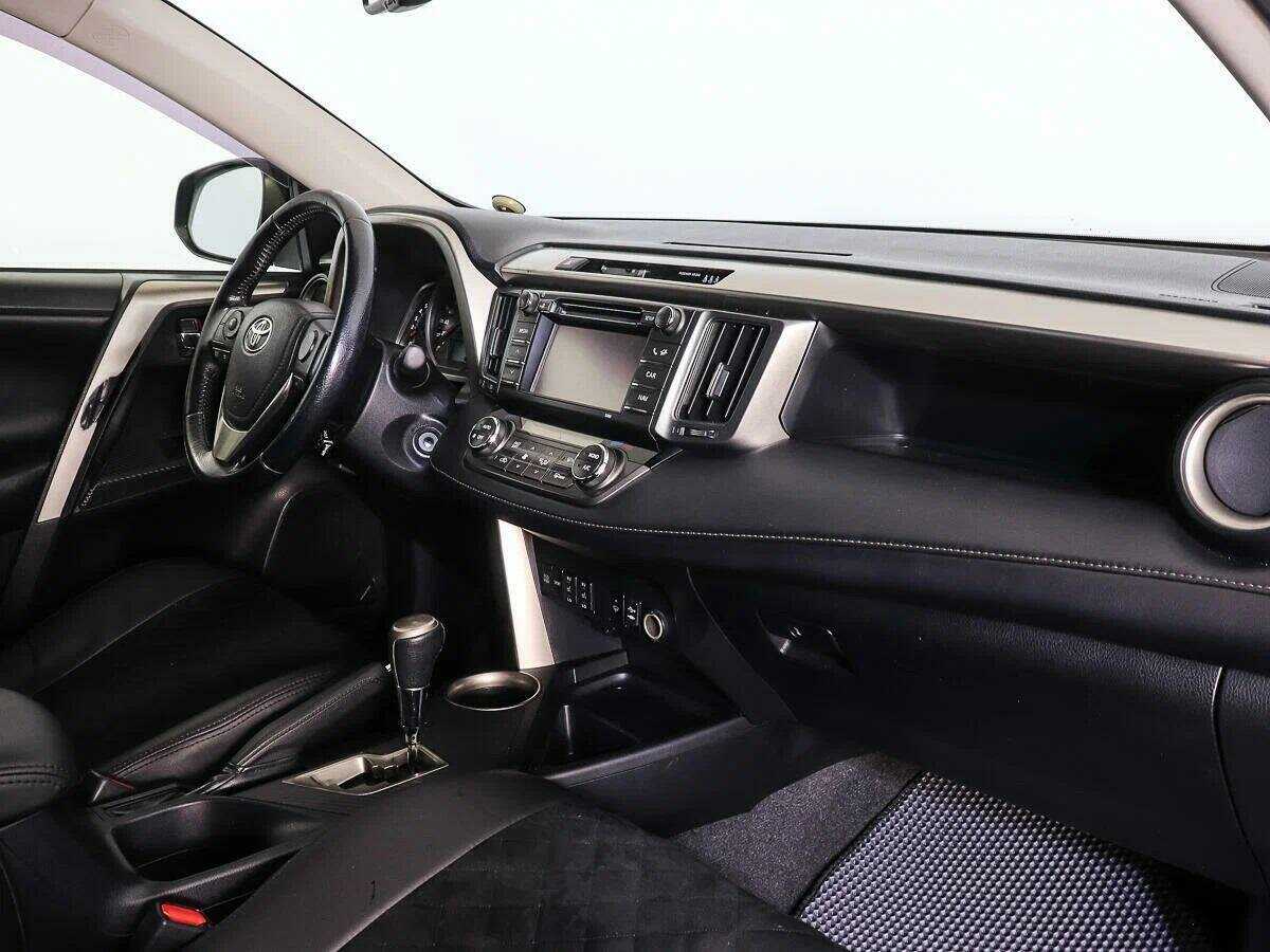 Купить Toyota RAV4 с пробегом. Фото: #8
