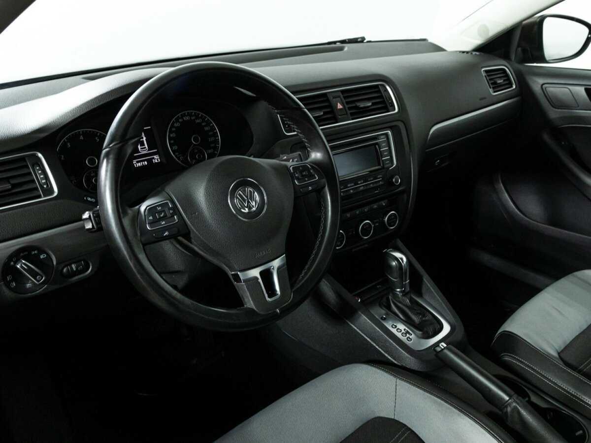 Купить Volkswagen Jetta с пробегом. Фото: #10