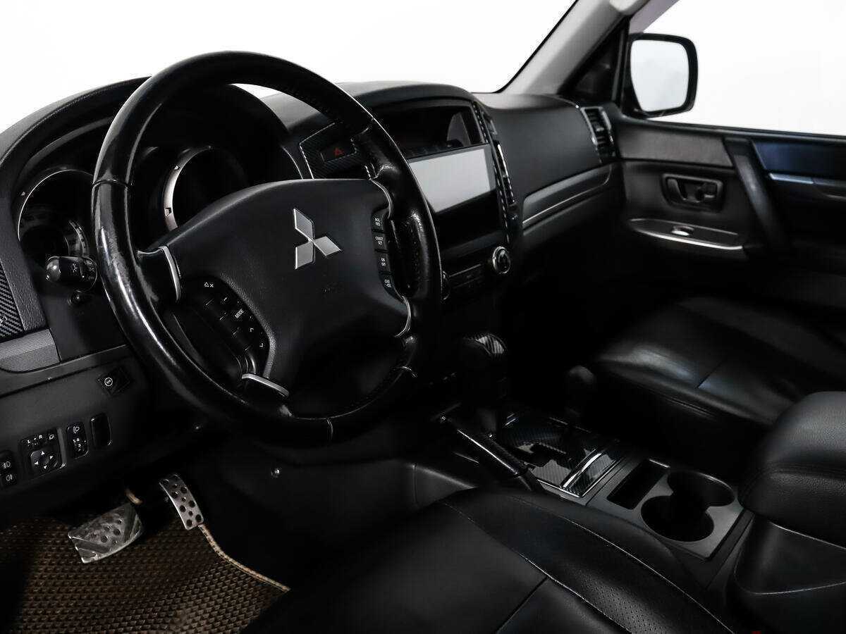 Купить Mitsubishi Pajero с пробегом. Фото: #8