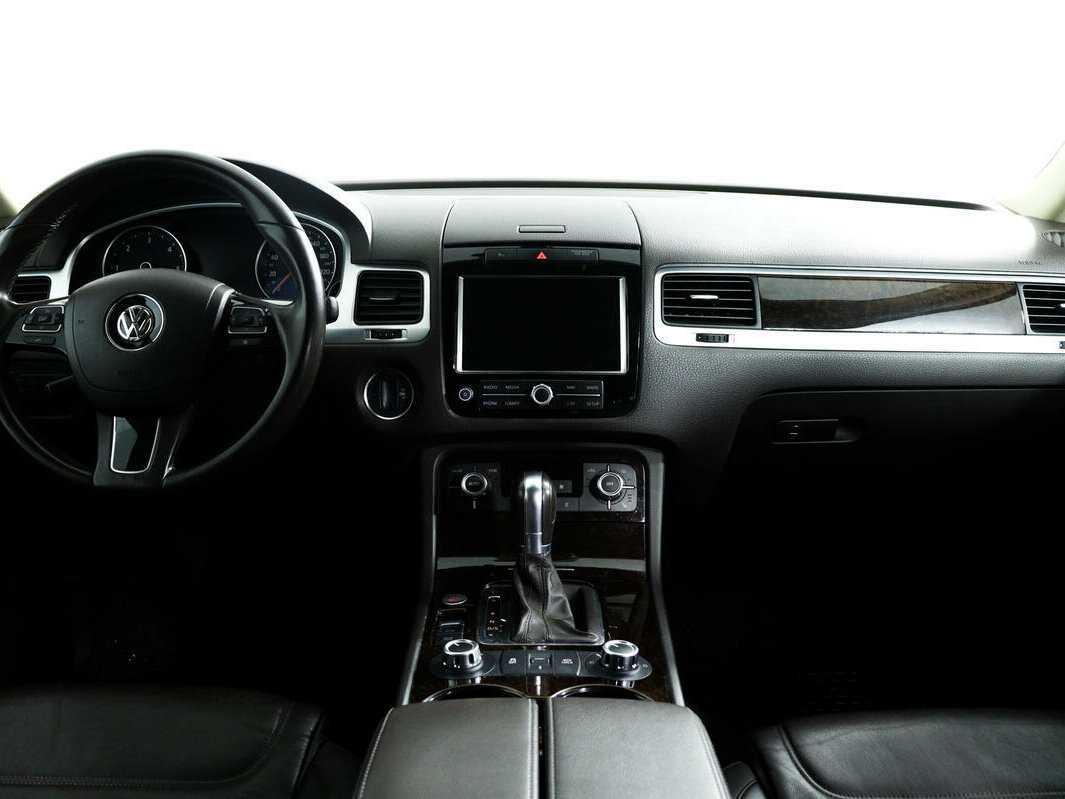 Купить Volkswagen Touareg с пробегом. Фото: #10