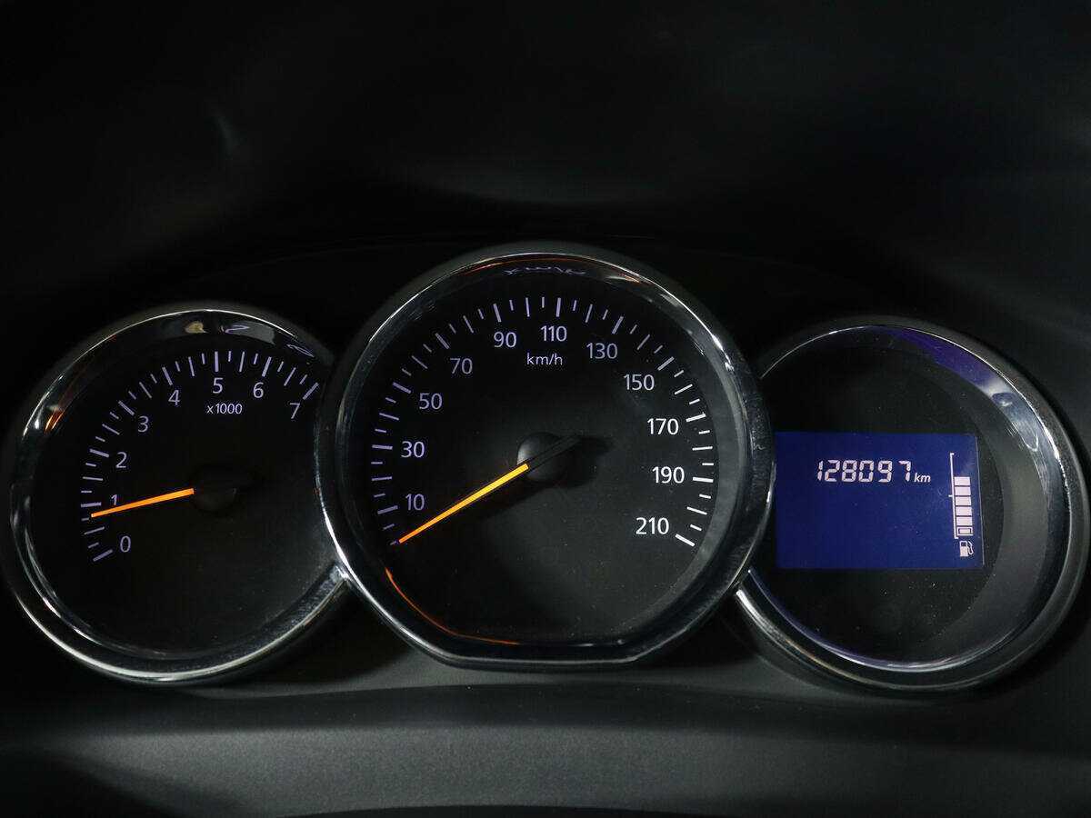 Купить Renault Sandero с пробегом. Фото: #10