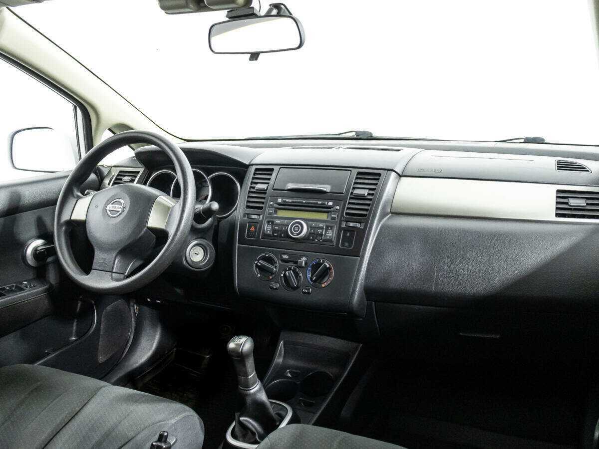 Купить Nissan Tiida с пробегом. Фото: #8