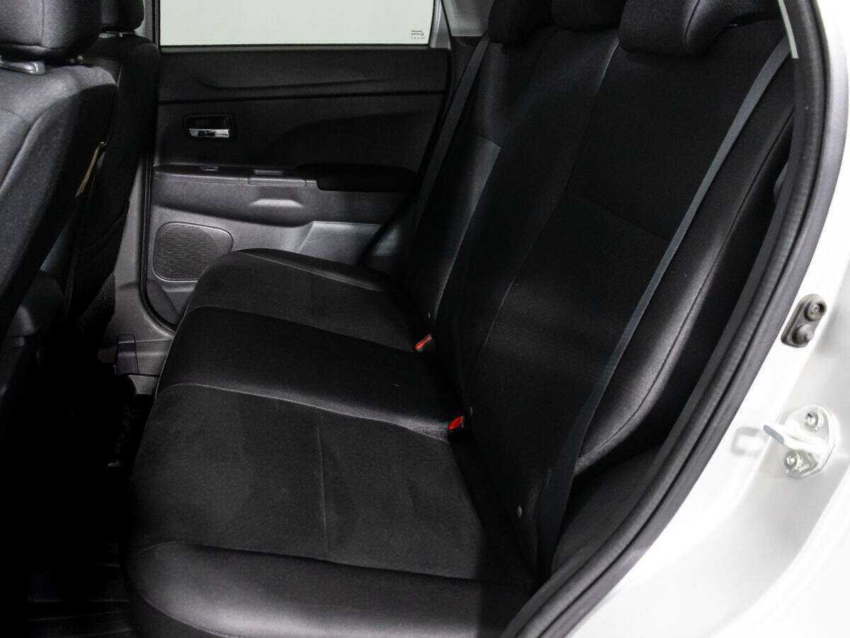 Купить Mitsubishi ASX с пробегом. Фото: #9