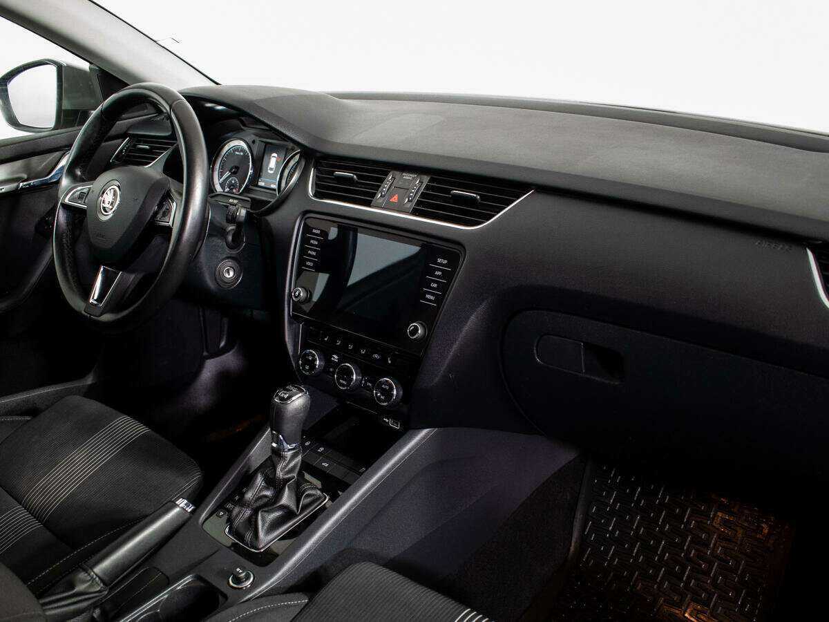 Купить Skoda Octavia с пробегом. Фото: #6