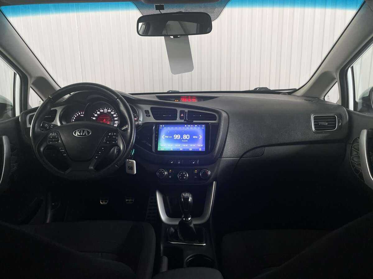 Купить Kia Ceed с пробегом. Фото: #9