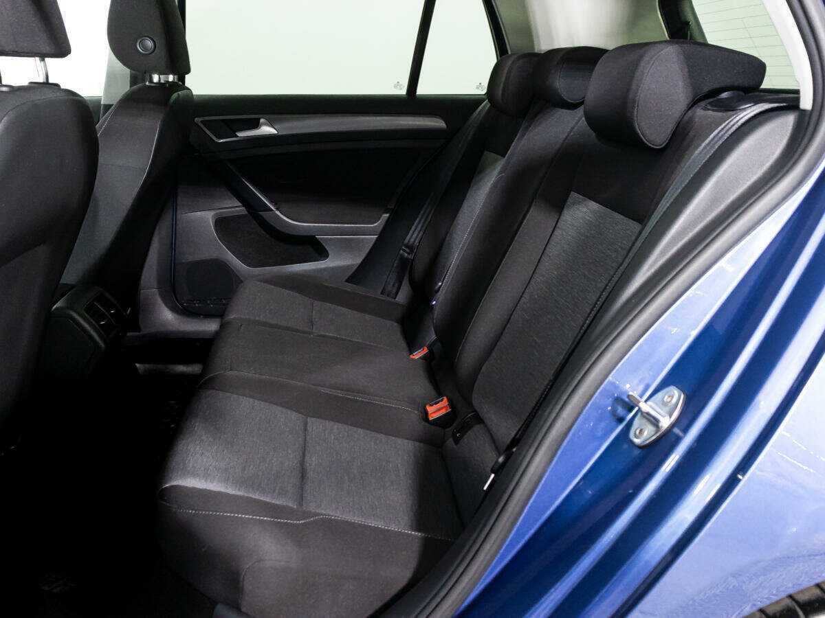 Купить Volkswagen Golf с пробегом. Фото: #9