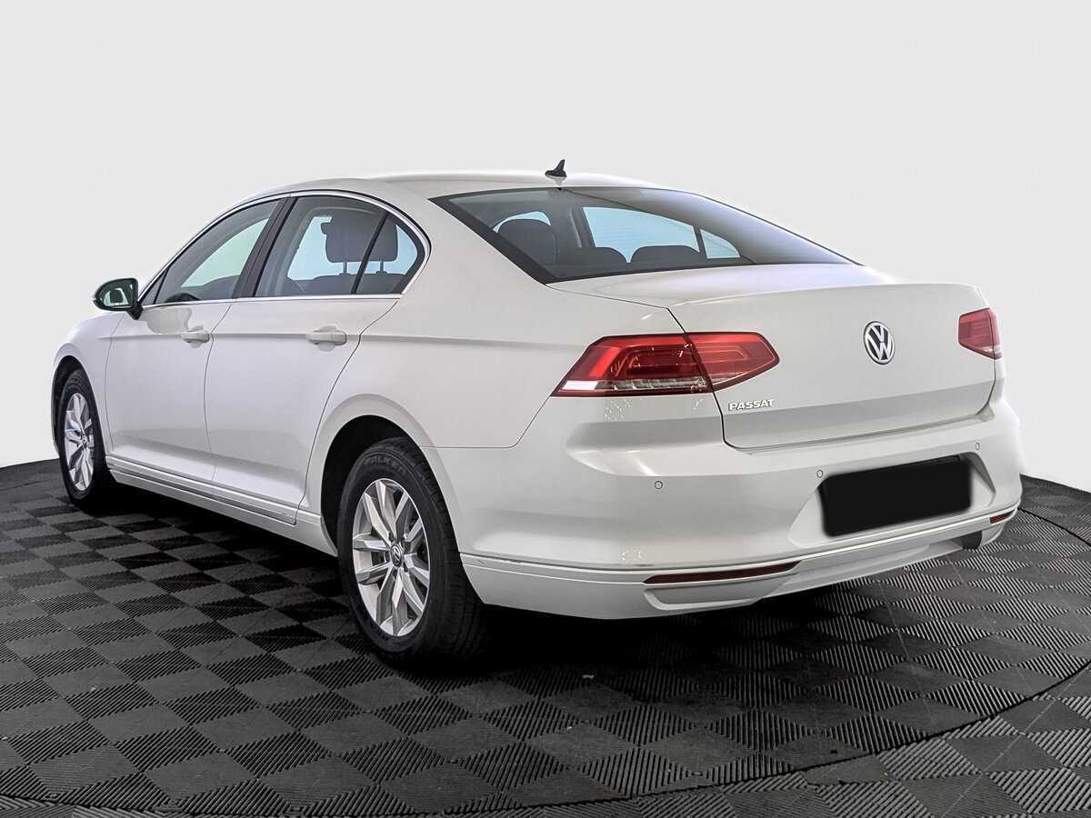 Купить Volkswagen Passat с пробегом. Фото: #6