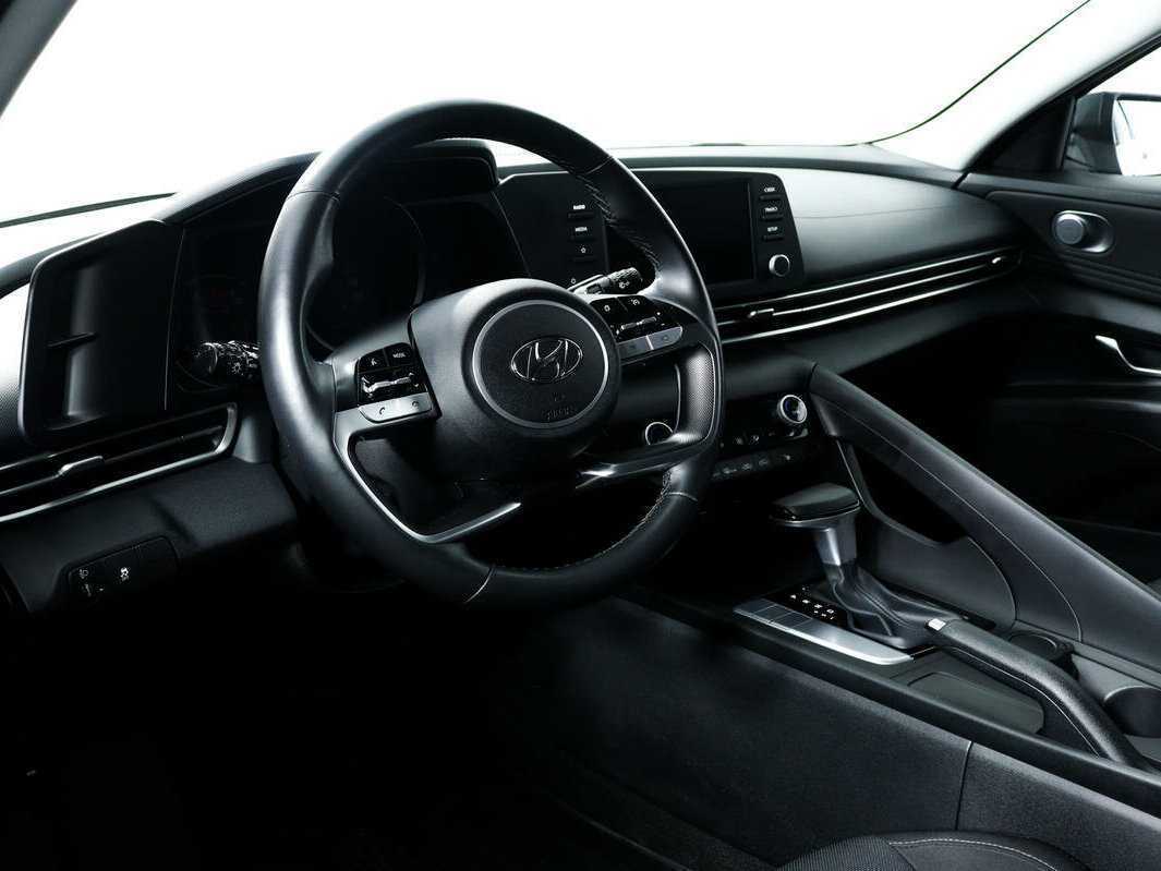 Купить Hyundai Elantra с пробегом. Фото: #11