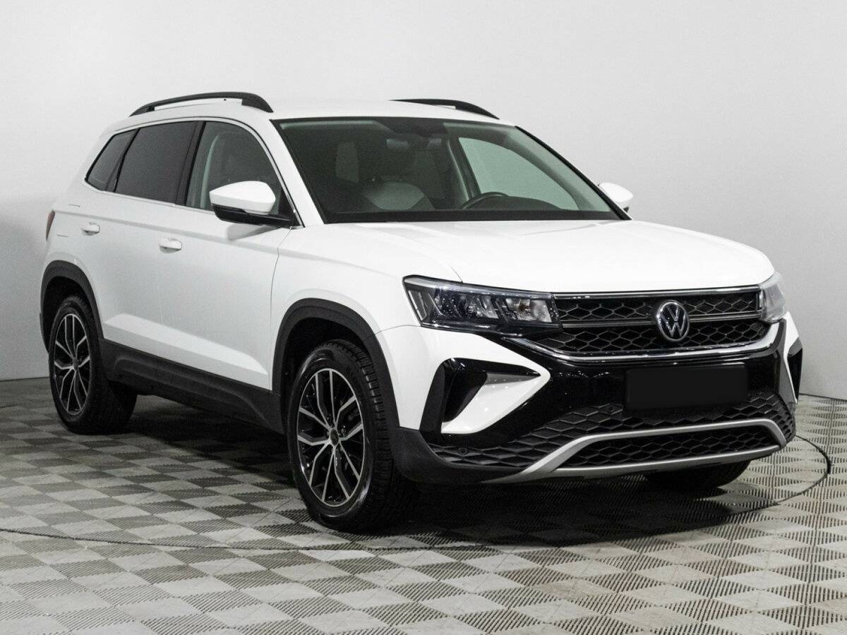 Купить Volkswagen Taos с пробегом. Фото: #2