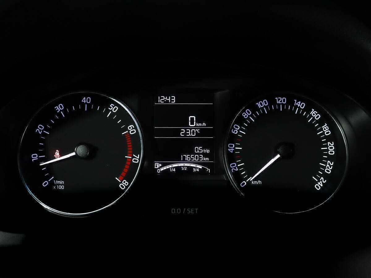 Купить Skoda Rapid с пробегом. Фото: #11