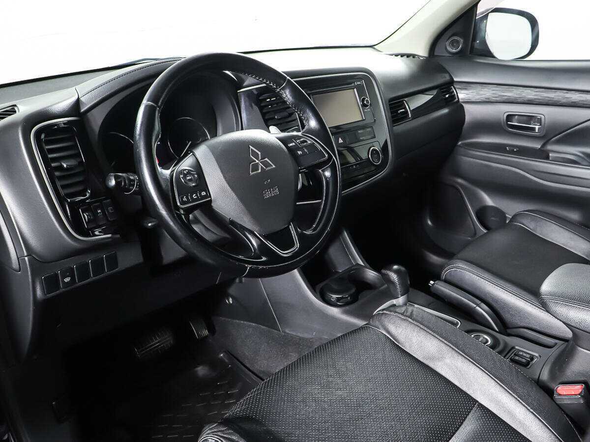 Купить Mitsubishi Outlander с пробегом. Фото: #12