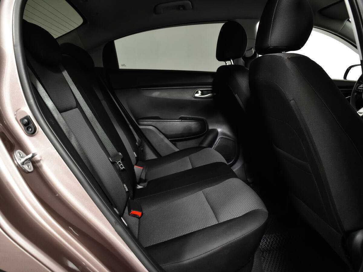 Купить Kia Rio с пробегом. Фото: #9