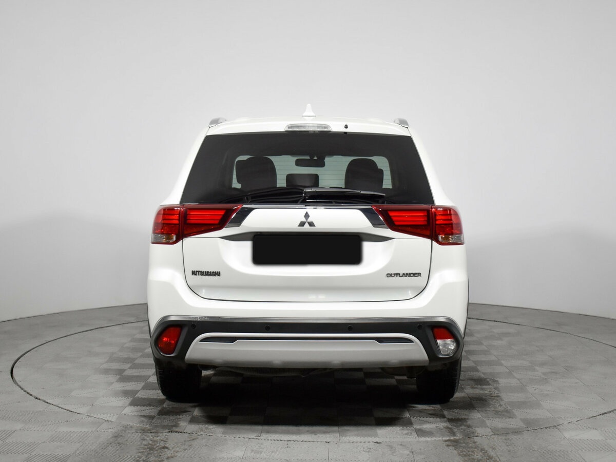Купить Mitsubishi Outlander с пробегом. Фото: #4