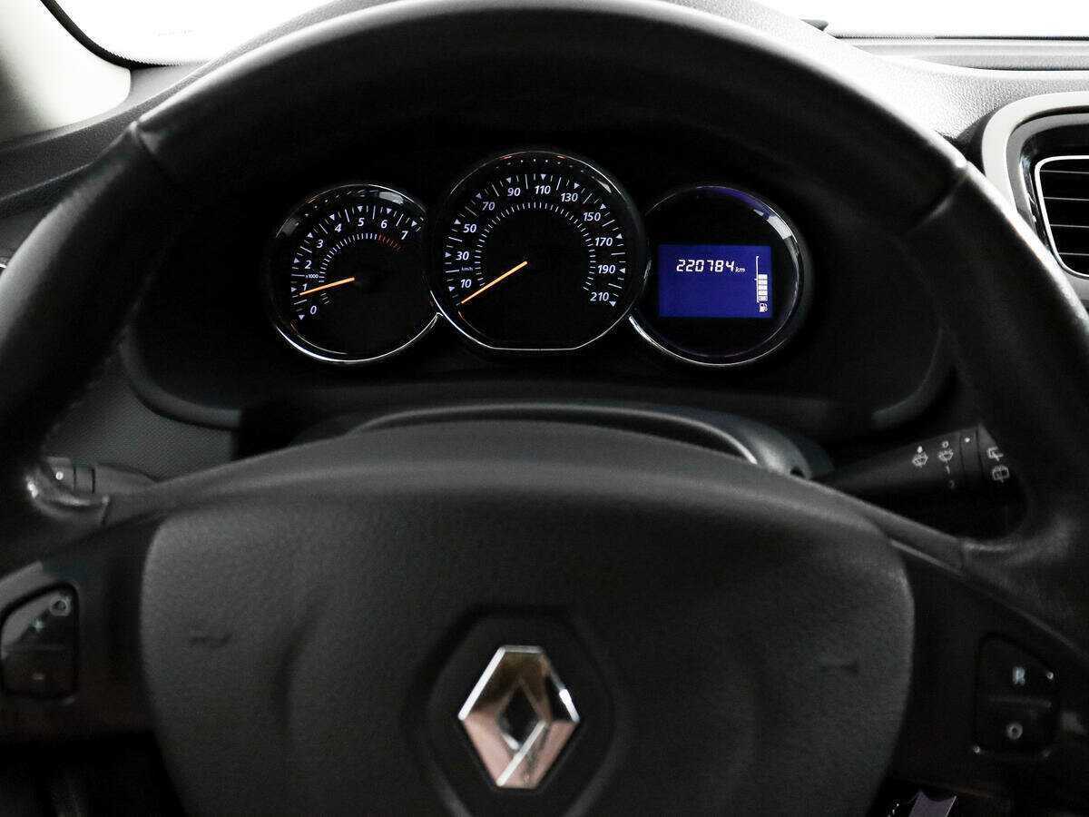 Купить Renault Sandero с пробегом. Фото: #11
