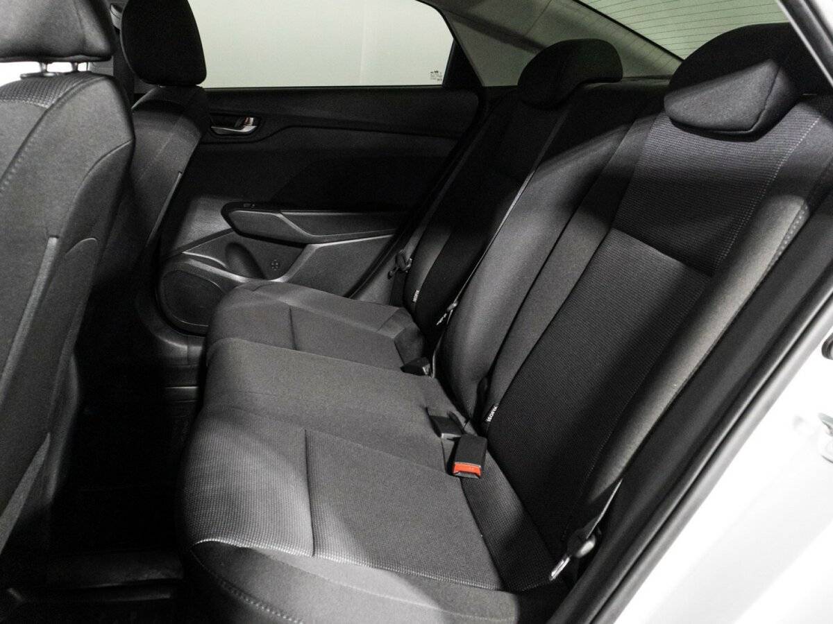 Купить Hyundai Solaris с пробегом. Фото: #9