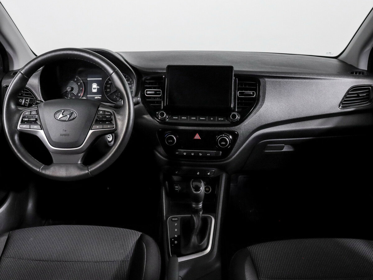 Купить Hyundai Solaris с пробегом. Фото: #11