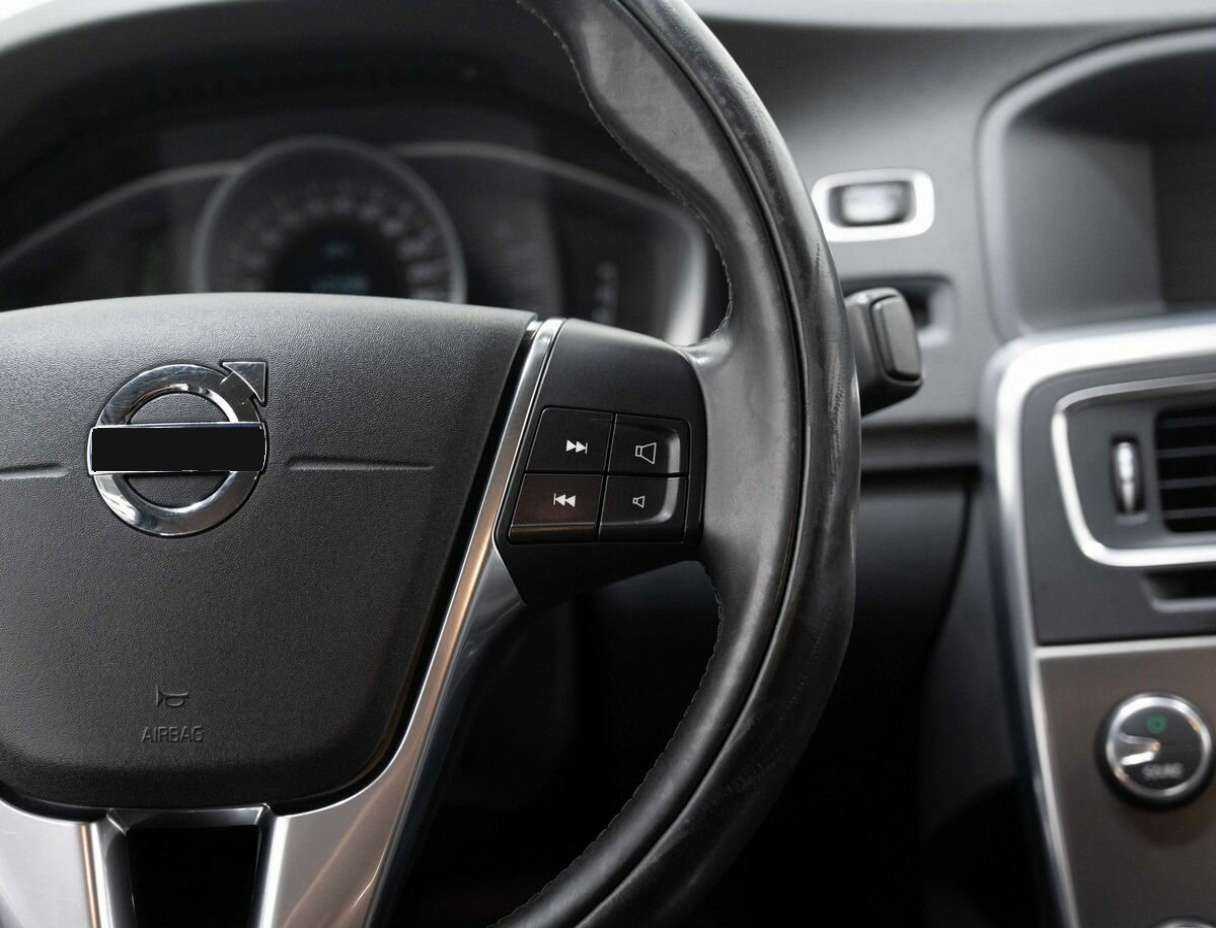 Купить Volvo S60 с пробегом. Фото: #18