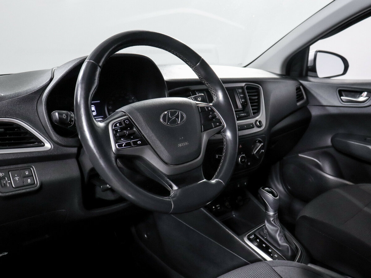 Купить Hyundai Solaris с пробегом. Фото: #10