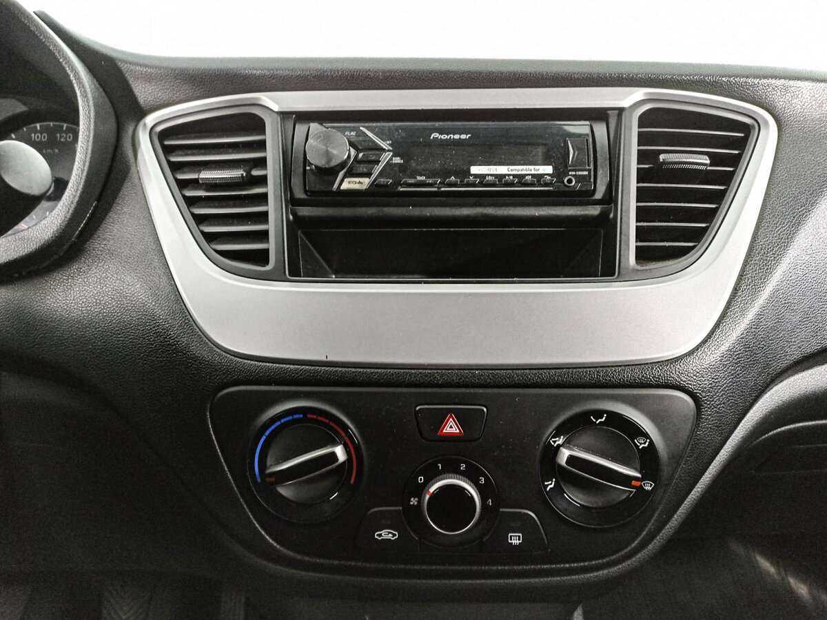 Купить Hyundai Solaris с пробегом. Фото: #14