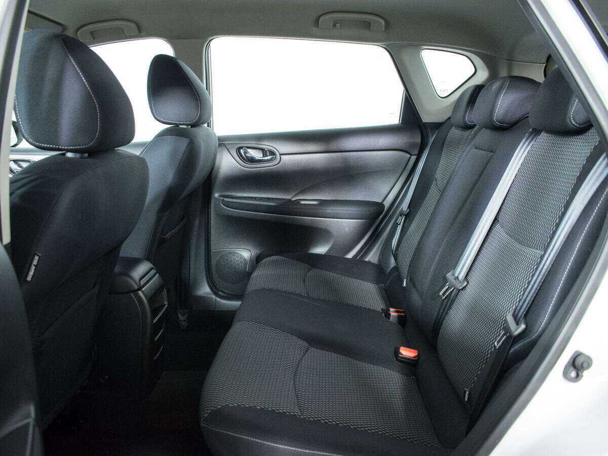 Купить Nissan Tiida с пробегом. Фото: #9