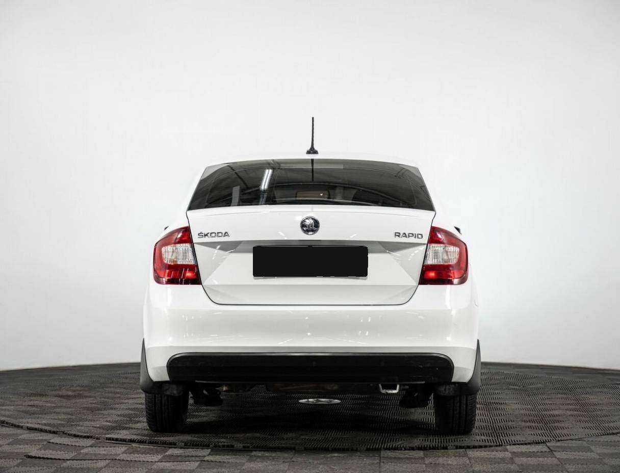 Купить Skoda Rapid с пробегом. Фото: #4