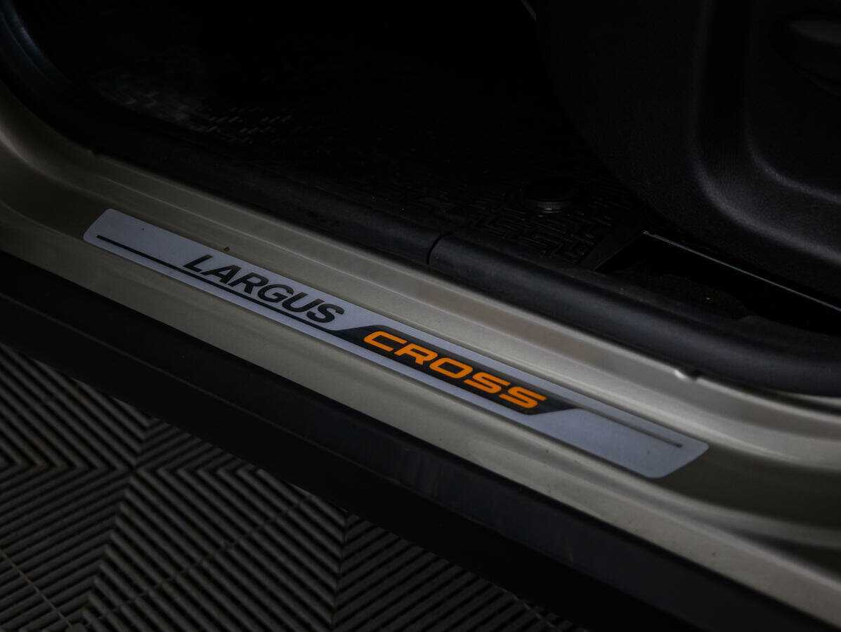 Купить Lada (ВАЗ) Largus с пробегом. Фото: #18