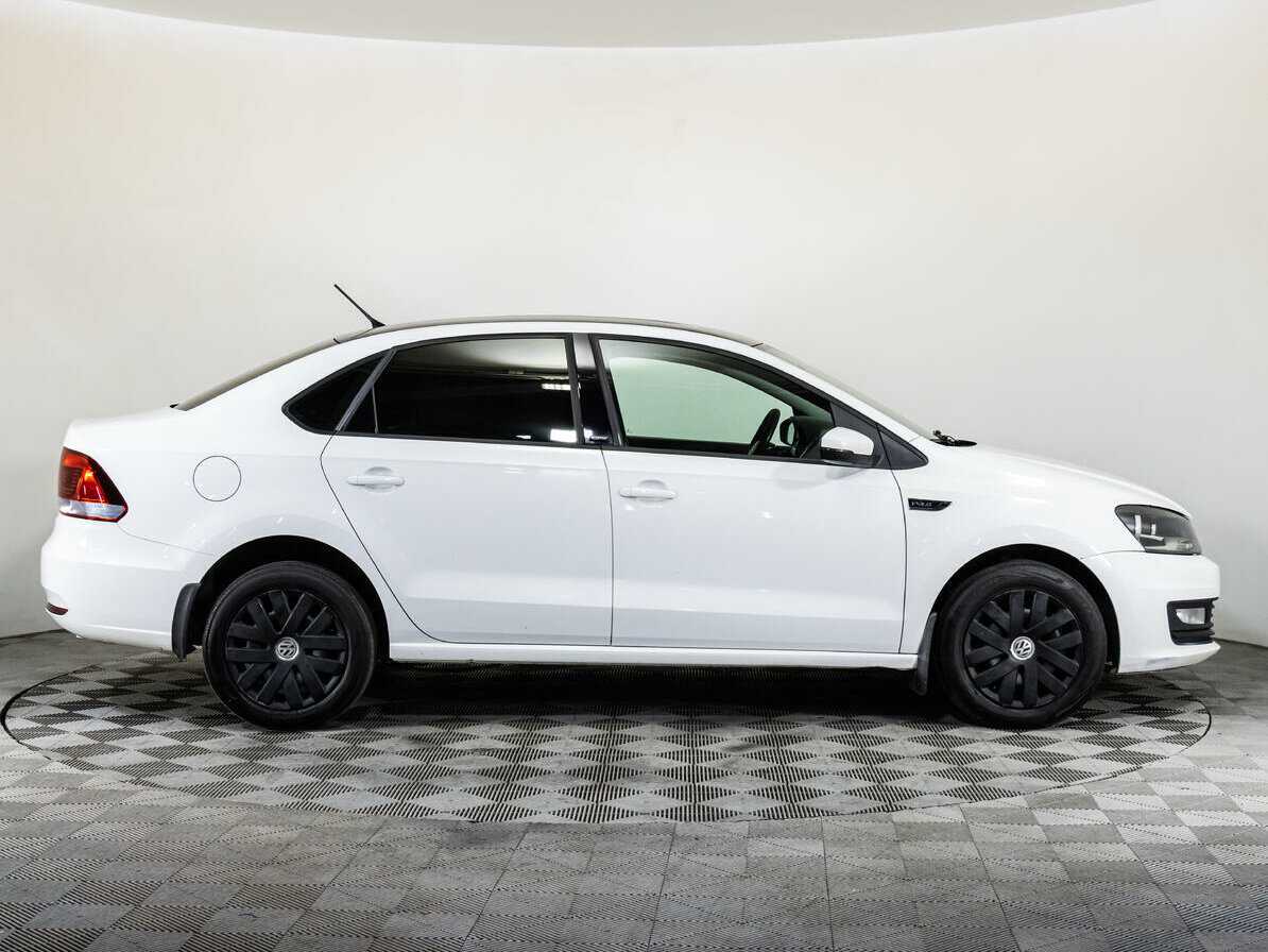 Купить Volkswagen Polo с пробегом. Фото: #3