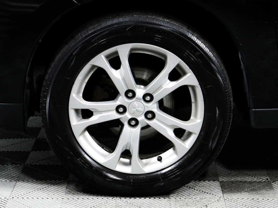 Купить Mitsubishi Outlander с пробегом. Фото: #13
