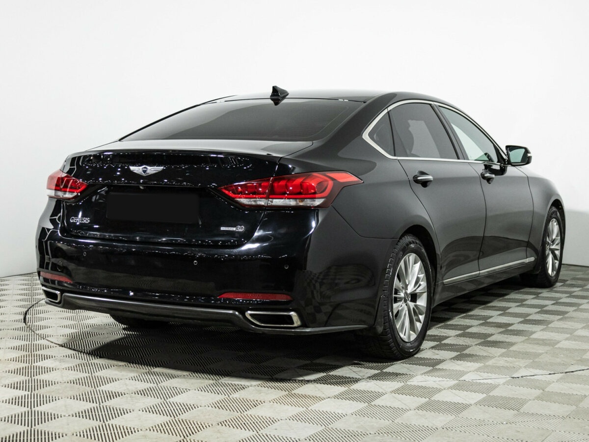 Купить Hyundai Genesis с пробегом. Фото: #3