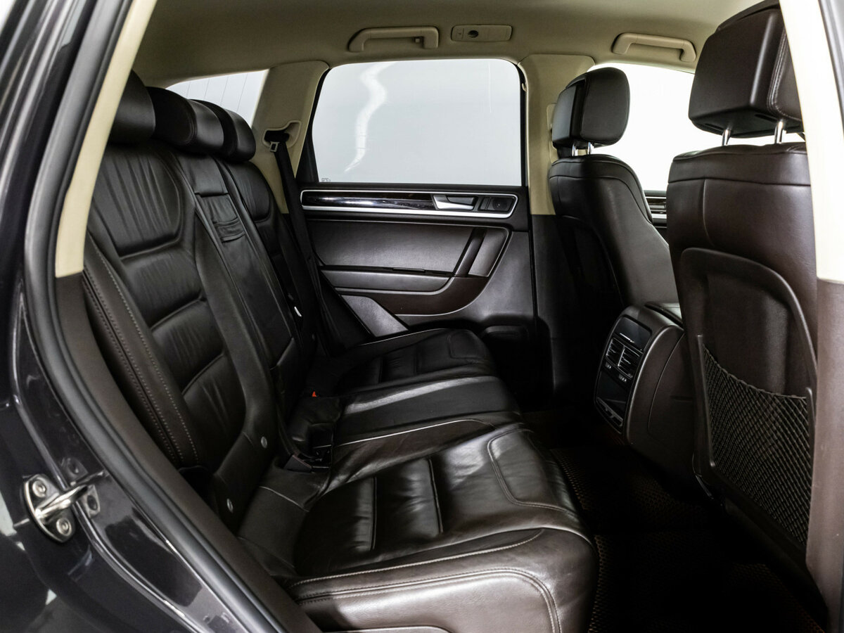 Купить Volkswagen Touareg с пробегом. Фото: #15