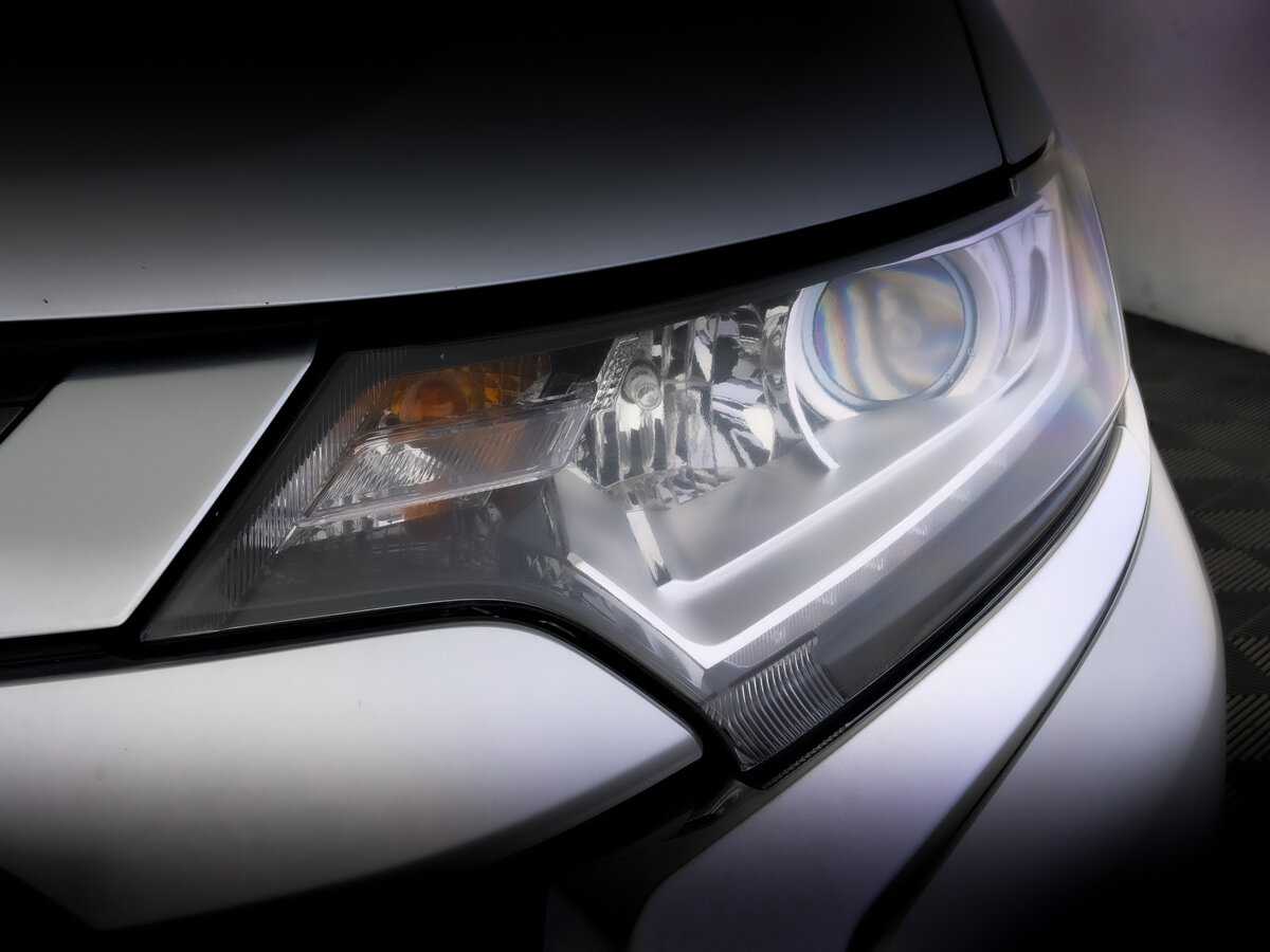 Купить Mitsubishi Outlander с пробегом. Фото: #16