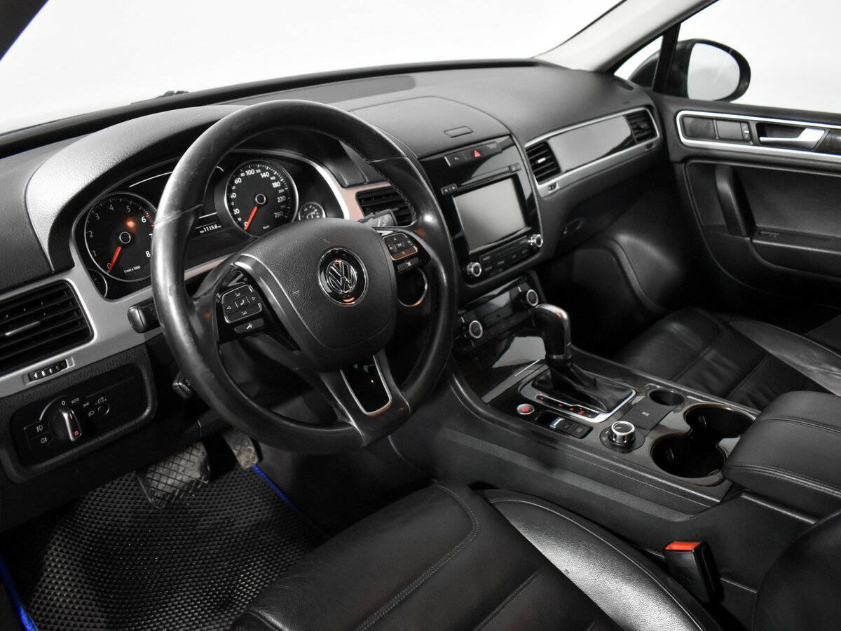Купить Volkswagen Touareg с пробегом. Фото: #6