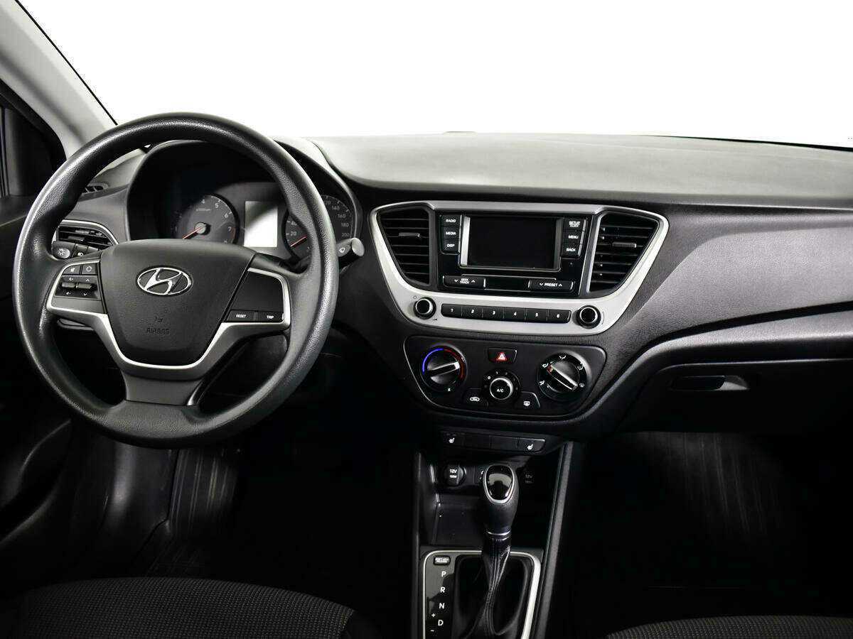 Купить Hyundai Solaris с пробегом. Фото: #11