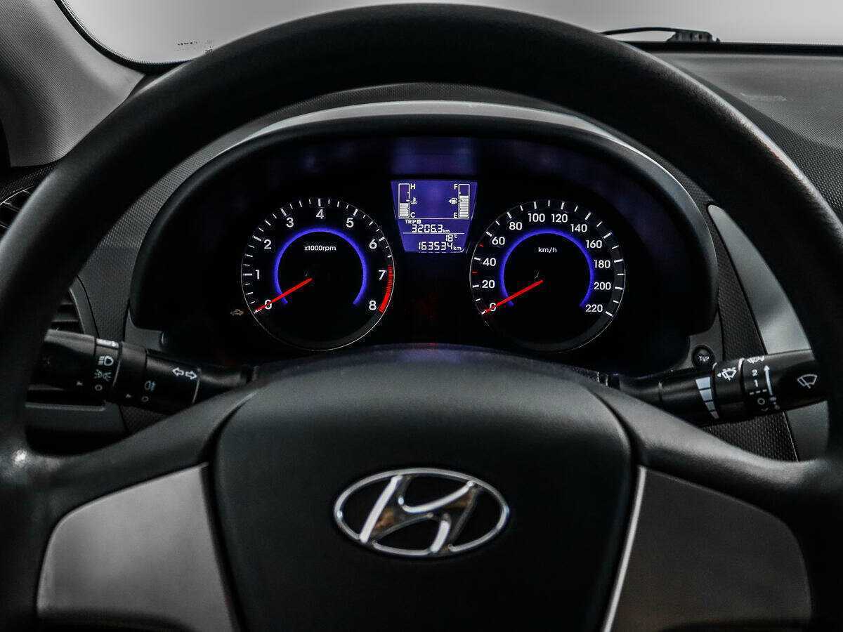 Купить Hyundai Solaris с пробегом. Фото: #12